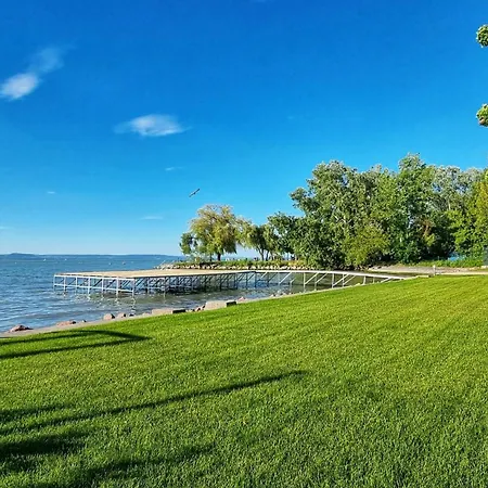 Platan Waterfront * Balatonboglar