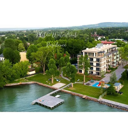 Platan Waterfront Apartment Balatonboglar